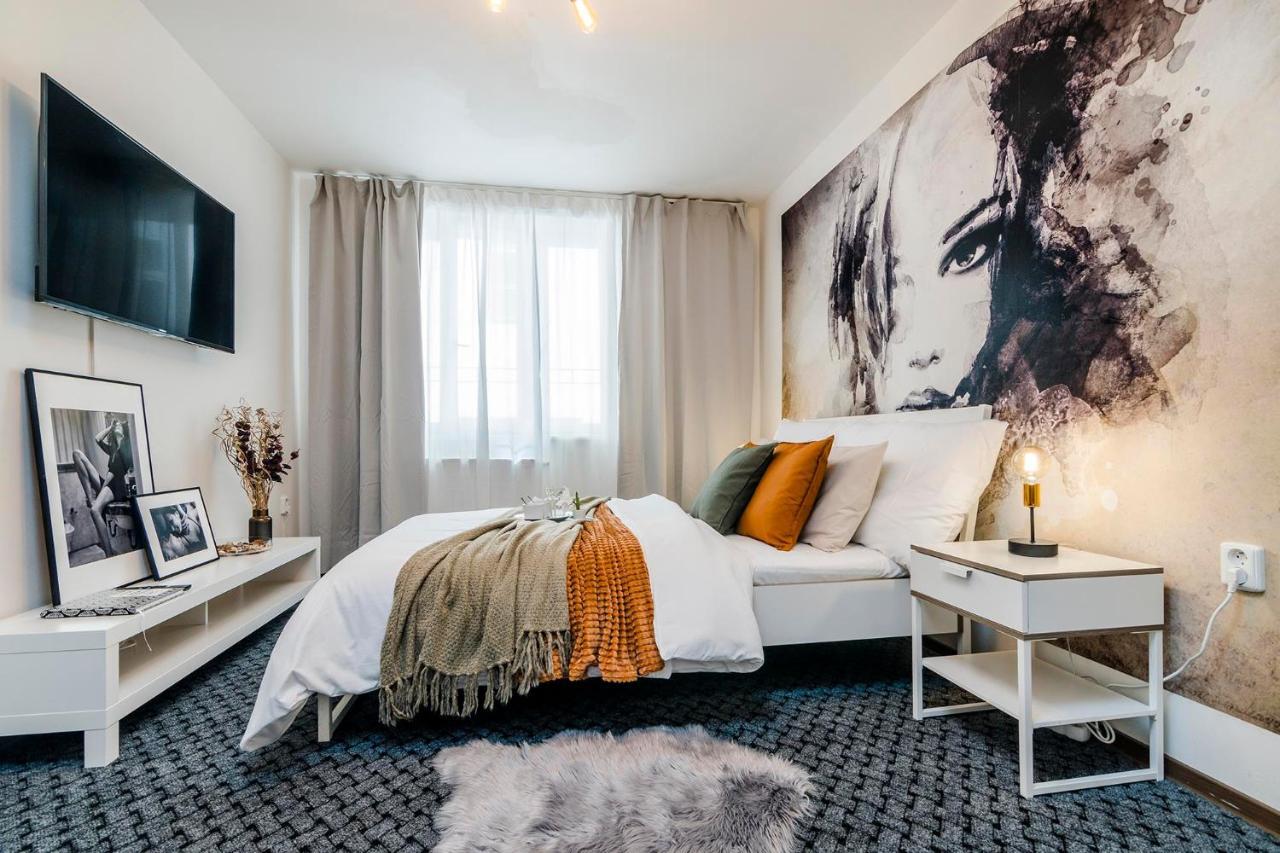 Romantic Apts By Michal&friends Apartment